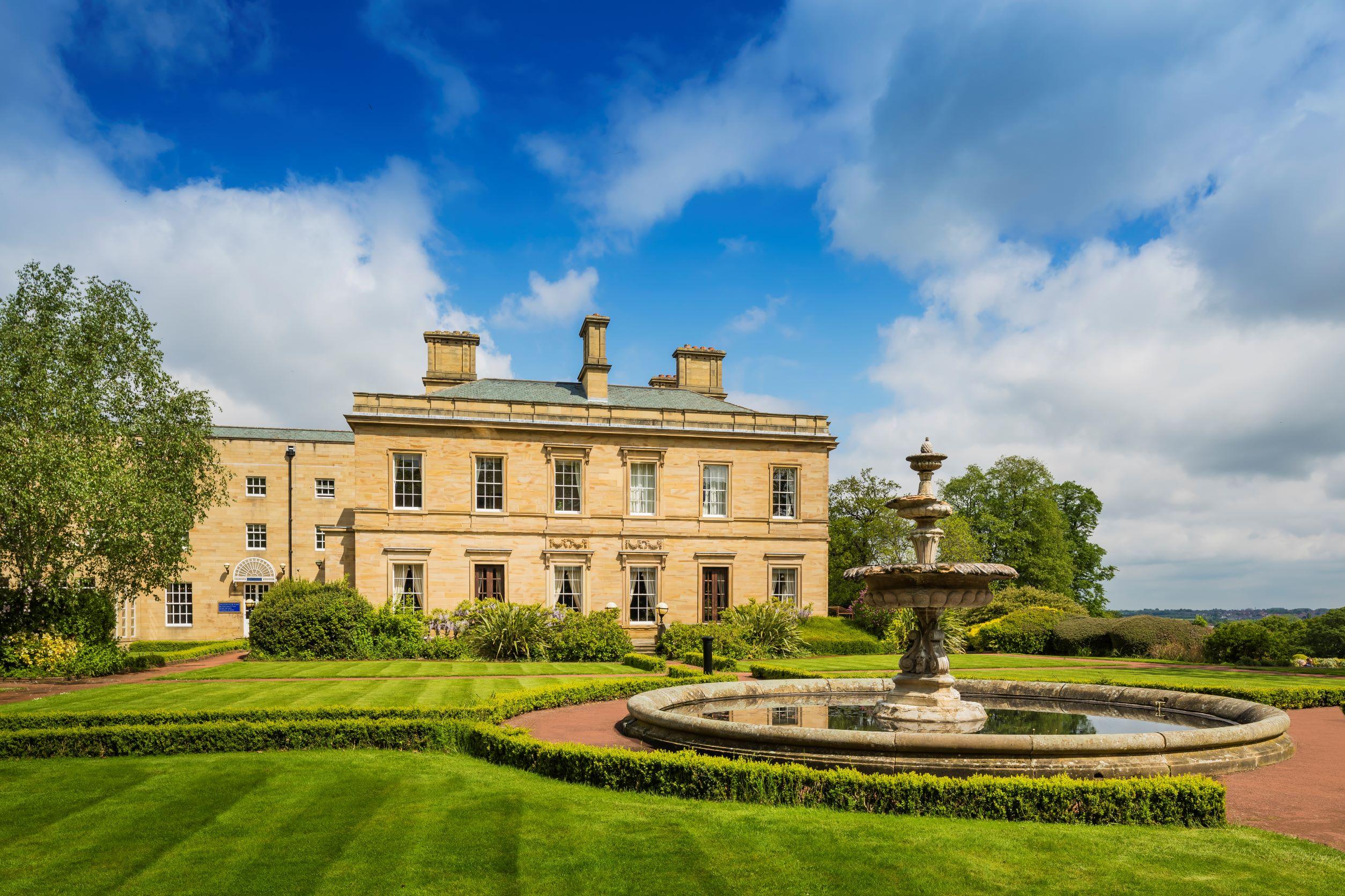 Oulton Hall Hotel, Spa & Golf Resort Leeds  Exteriör bild