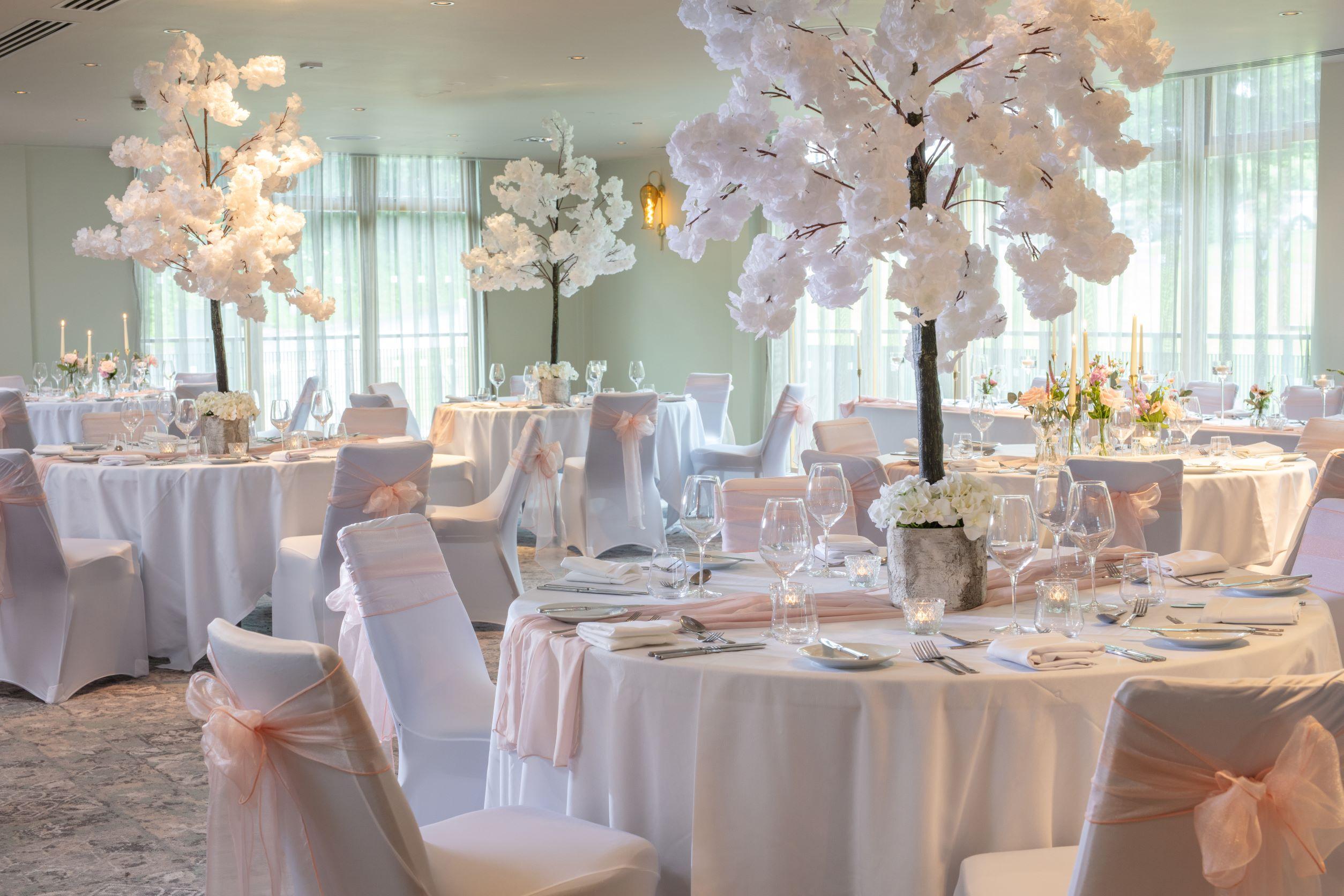 Oulton Hall Hotel, Spa & Golf Resort Leeds  Exteriör bild