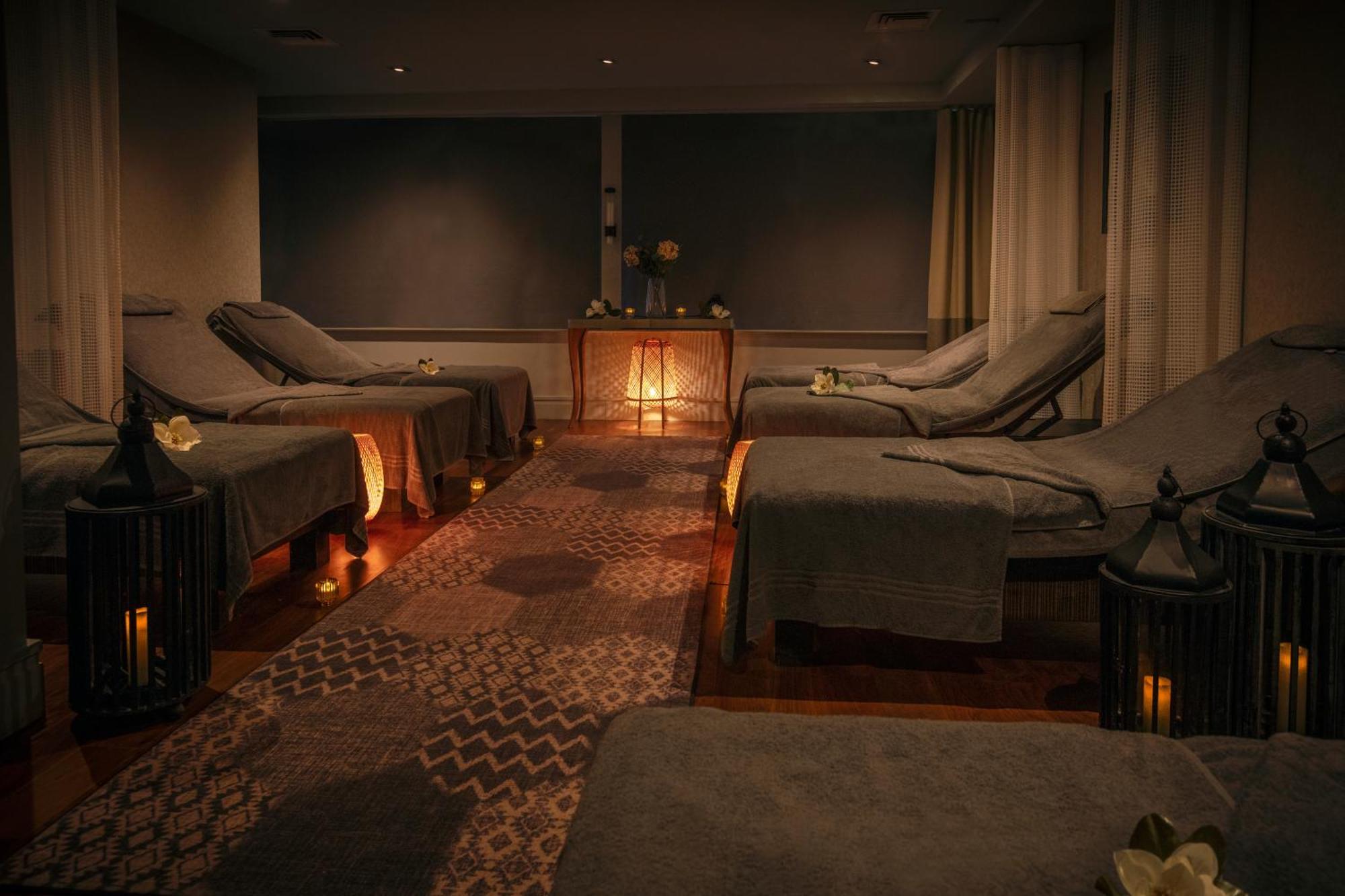 Oulton Hall Hotel, Spa & Golf Resort Leeds  Exteriör bild
