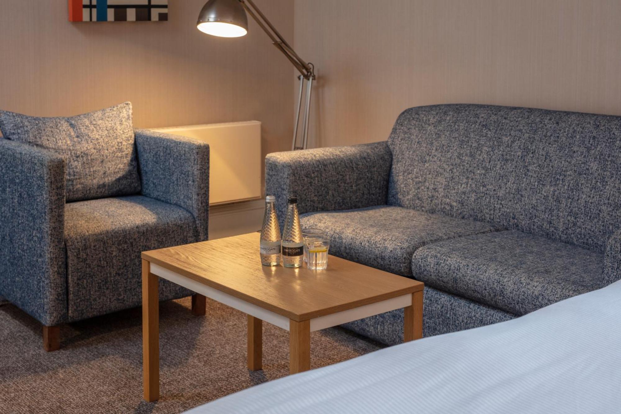 Oulton Hall Hotel, Spa & Golf Resort Leeds  Rum bild