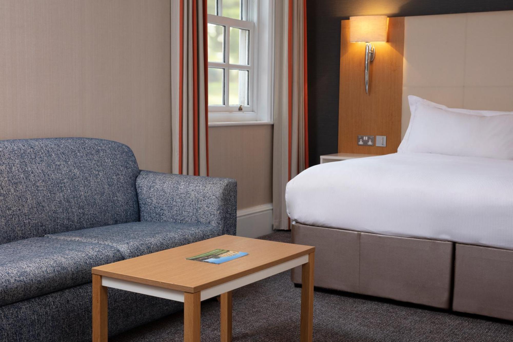 Oulton Hall Hotel, Spa & Golf Resort Leeds  Exteriör bild